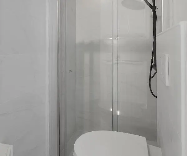 Small Design - Rosa, Bairro Alto * Lissabon